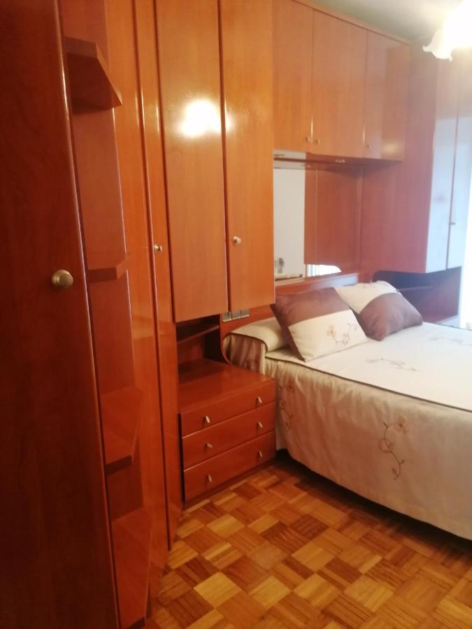 Alojamiento Nedymar Apartment Oviedo Ngoại thất bức ảnh
