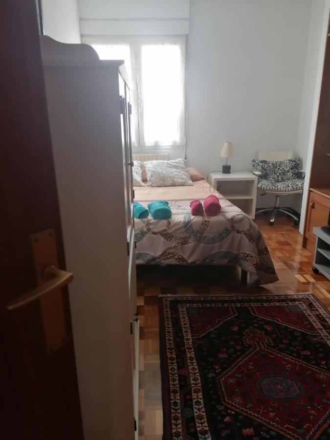 Alojamiento Nedymar Apartment Oviedo Ngoại thất bức ảnh